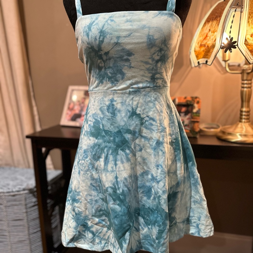 Forever 21 Blue and White Sleeveless Sundress